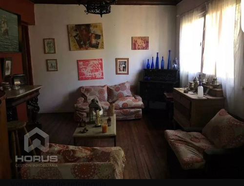 Casa En Venta De 4 Dorm. En Recoleta