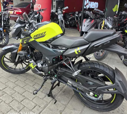 Moto Hero Hunk 2025 Casi Nueva Con Seguro Todo Riesgo