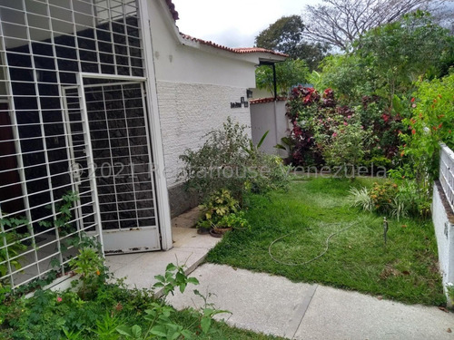 Imagen 3 de 19 de Casa En Venta En Santa Cecilia, Calle Cerrada.