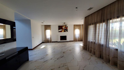 Imagen 6 de 30 de Venta Casa 5 Ambientes Con Piscina En Barrio El Golf - Nordelta.