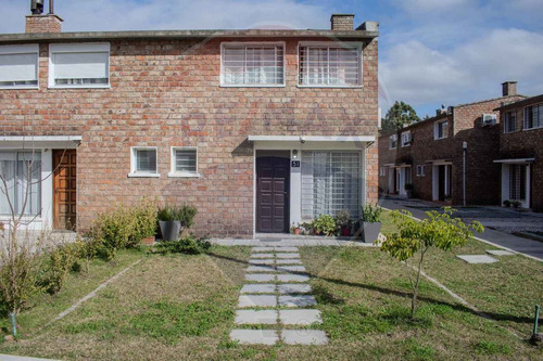 Venta De Casa Tipo Duplex 2 Dormitorios En Pando