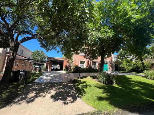 Casa En Venta 5 Dormitorios Jazmines Pilar Del Este Apta Credito
