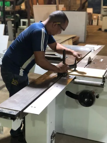 Servicio De Corte De Madera
