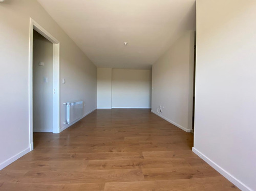 Departamento De Categoría En Livette Con Cochera