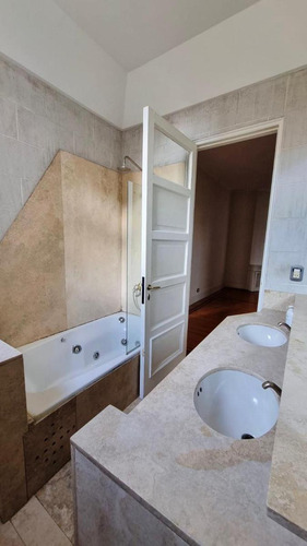 Departamento En Venta - 4 Dormitorios 3 Baños - San Telmo