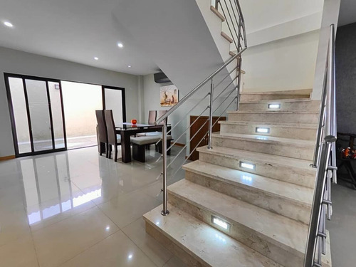 Imagen 8 de 16 de Cf. Se Vende Excelente Casa En Urb Villa Eugenia.