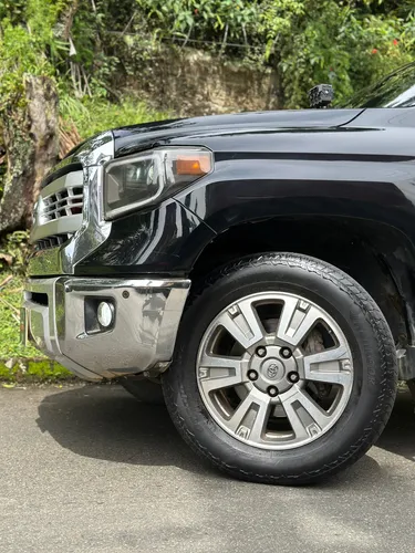 Toyota Tundra 5.7 Crewmax Platinum