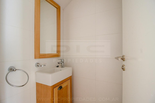 Imagen 28 de 30 de Triplex 5 Ambientes Con Jardin A Estrenar En Florida