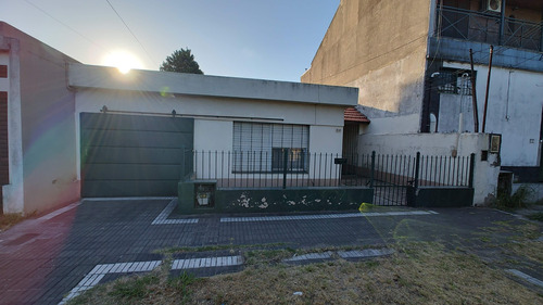 Venta: Casa 3 Amb C/fondo Libre Y Cochera! Lomas