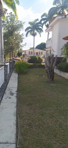 Imagen 10 de 10 de Venta De Amplia Casa De Esquina En La Viña Valencia Inc-139