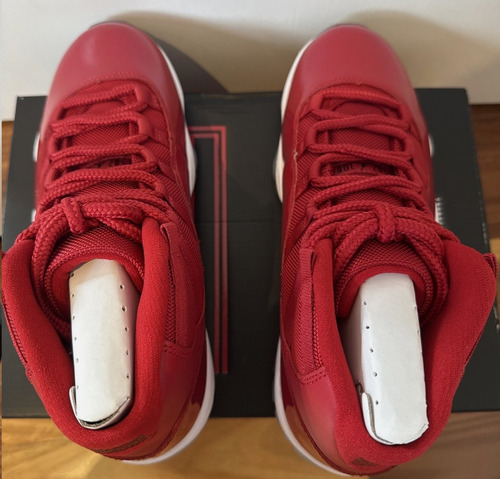Nike Air Jordan 11 Retro Win Like 96 (Usado)
