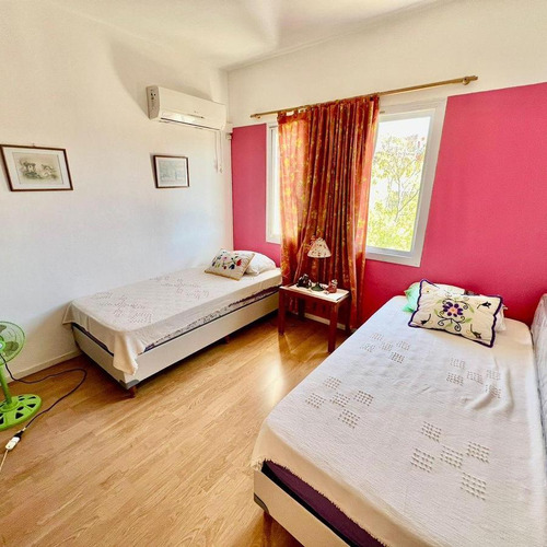 Casa En Venta 2 Dormitorios, Pileta, Mas Departamento. B° Villa Del Lago