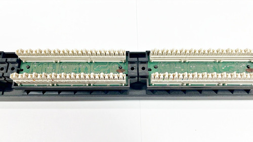 Patch Panel Amp P/n: 406330-1 Cat 5e System 24 Portas (Usado)