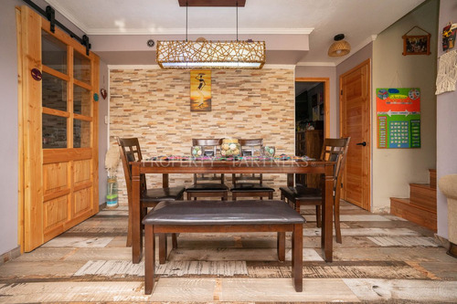 Acogedora Casa En Sector Residencial De Ciudad Del...