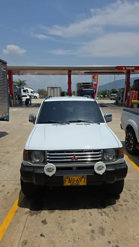 Montero Mishubichi 2.400