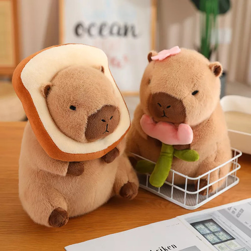 Muñeca De Peluche Con Flor De Carpincho De 30 Cm Con