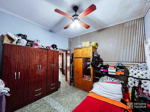 Casa En Venta - 2 Dormitorios 1 Baño - Cocheras - 420mts2 - Berisso