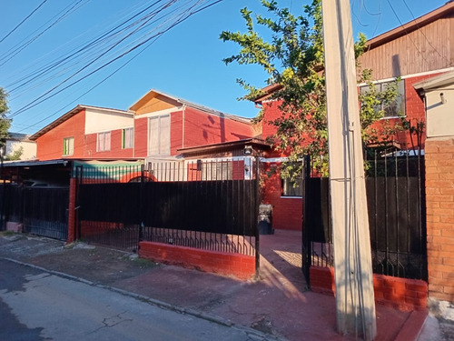 Casa Dos Pisos Con Excelente Ubicación *se Acepta Subsidio