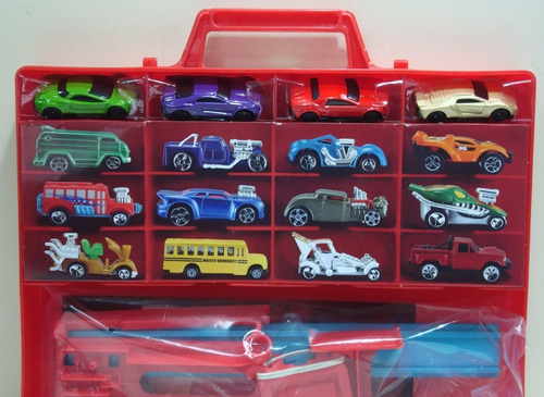 Imagen 3 de 3 de Maisto Maletin Con 4 Autos Calcomanias Y Pista Lanzadora