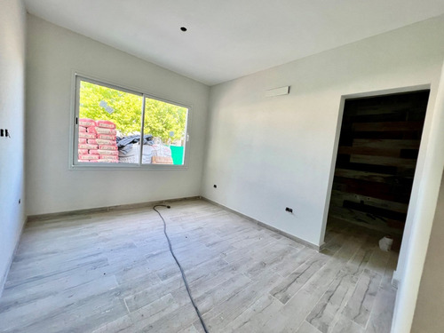 Imagen 15 de 30 de Vendo Increible Casa En Haras, 5 Habitaciones Enormes Y Terminaciones Unicas!!