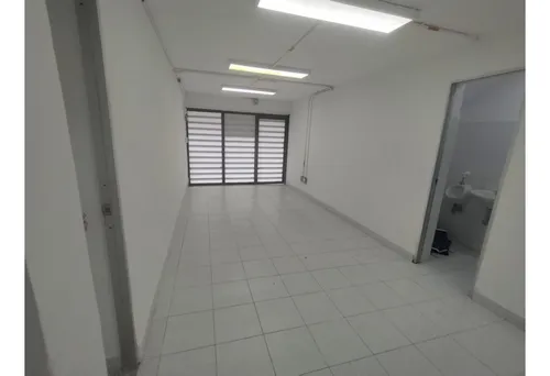 Se Arrienda Amplia Bodega, En Calasanz, Medellín