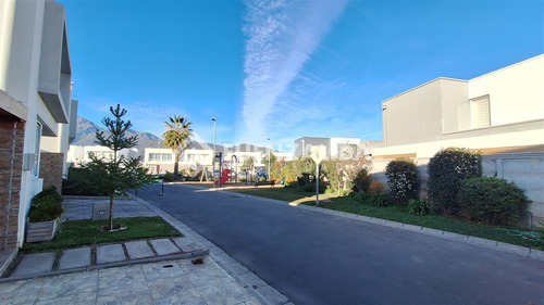 Casa En Venta De 4 Dorm. En Puente Alto, Ymg