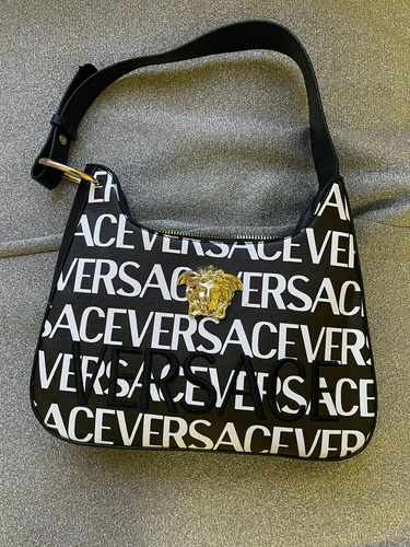 Bolsa Crossbody Negra Con Letras Blancas