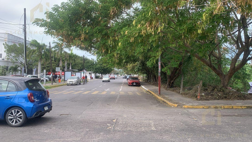 Terreno En Venta En Veracruz, Esquina Con Doble Frente Y Excelente Conectividad