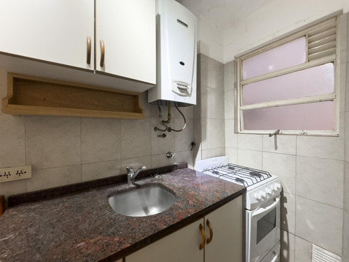 Venta - Departamento 2 Ambientes Con Patio - Recoleta