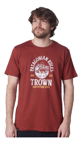 Remera Trown Lifestyle Unisex Ciervo Marron Cli