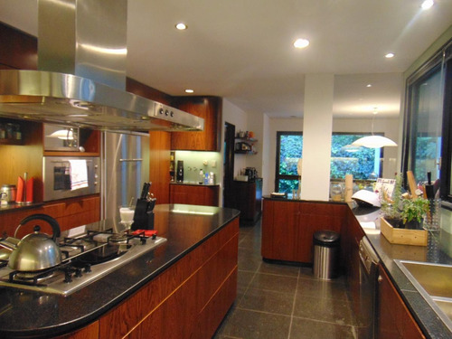 Imagen 7 de 30 de Casa De 5 Dormitorios De Excelente Diseño Y Calidad - Las Lomas-jockey. San Isidro.