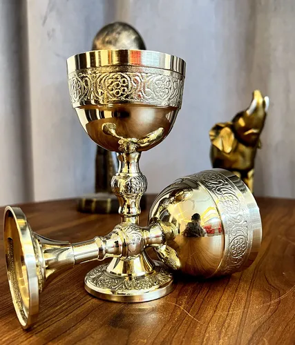 1 Copa De Comunion De Caliz De Laton Real, Elegante Copa De