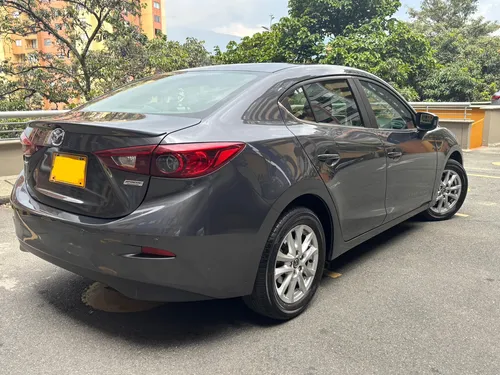 Mazda 3 2.0 Touring Mt