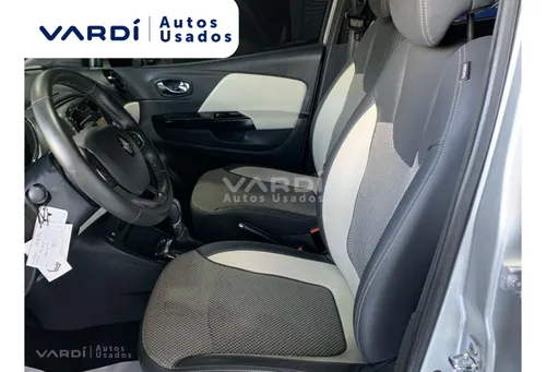 Renault 05 Captur INTENS
