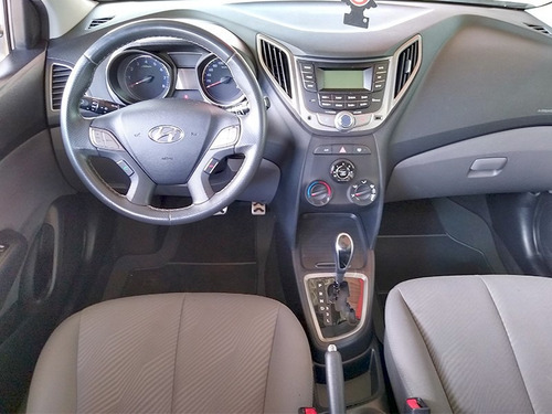 Imagem 3 de 8 de Hyundai Hb20x Premium 1.6 Prata 2014