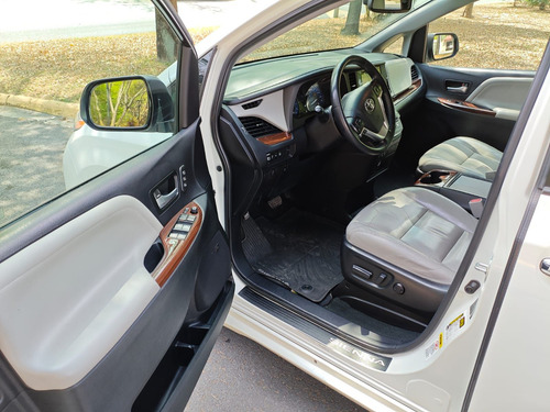 Toyota Sienna 3.5 Limited At