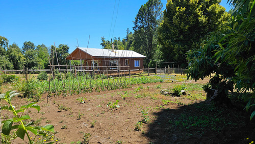 Casa En El Campo Con Casa De Huespedes (85523)