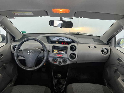 Imagem 13 de 15 de Toyota Etios Hb X 2013