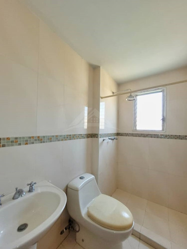 Imagen 12 de 14 de En Venta Apartamento En Lecheria Residencia Madre Vieja