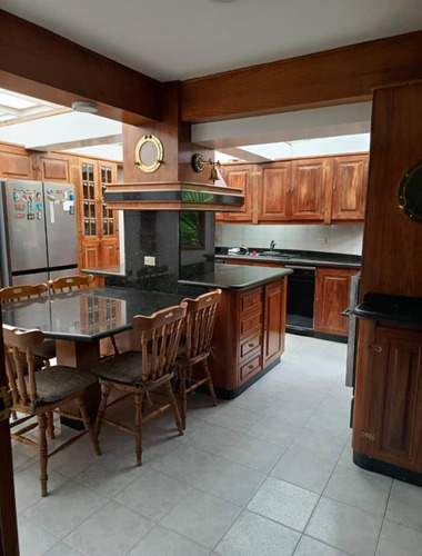 Hermoso Town House En La Boyera