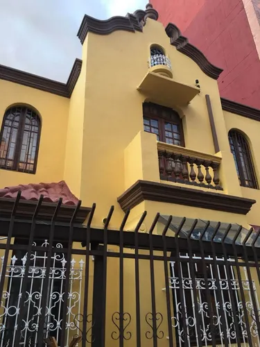 Se Vende Casa Rentando Con Excelente Ubicación En Chapinero: