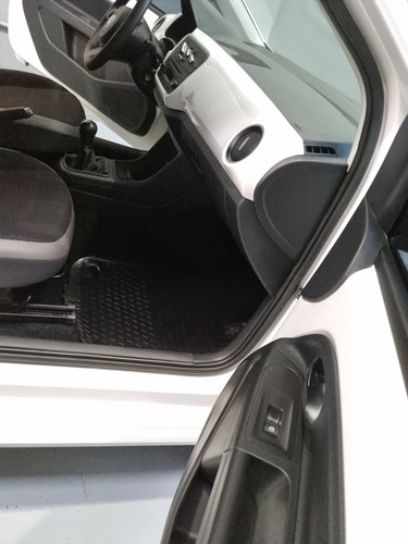 Imagen 13 de 15 de Volkswagen Up! 2017 1.0 High Up! 75cv 3 P