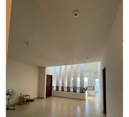 Quinta Con Casa Alberca Y Palapa En Portal Del Norte 3er Sector