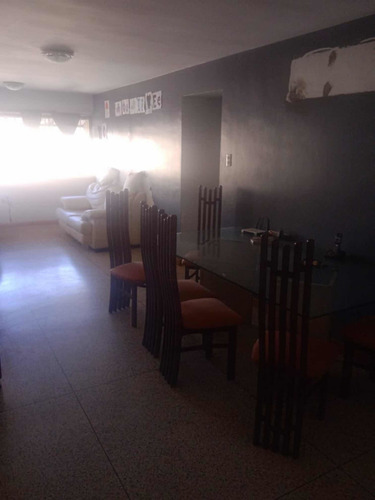 Imagen 8 de 11 de Apartamento Con 3 Habitaciones Y 2 Baños Plaza La Concordia