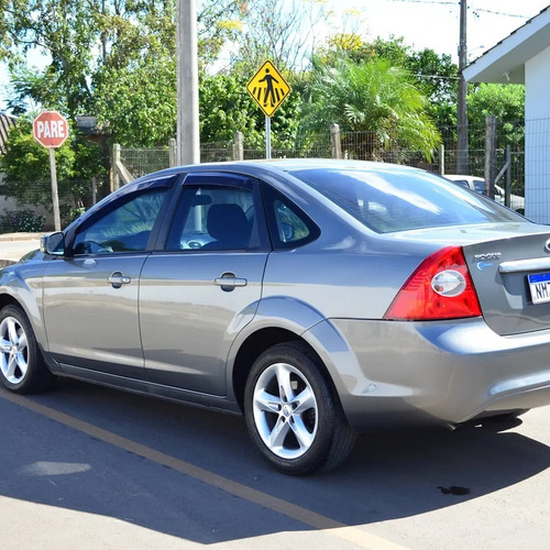 Imagem 3 de 15 de Ford Focus