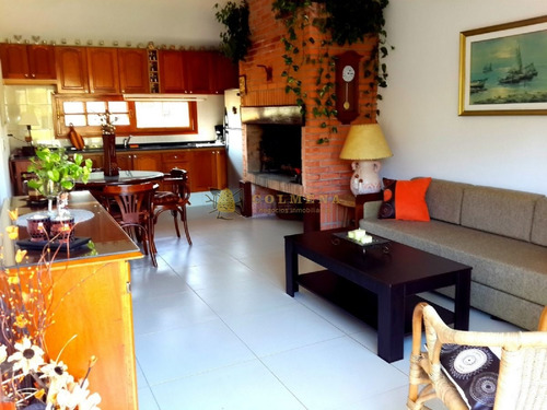 Muy Linda Casa Para Disfrutar De Una Temporada Tranquila!!- Ref: 588