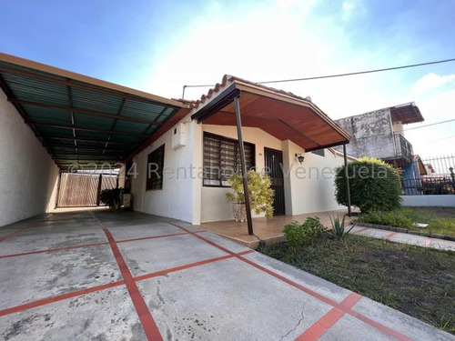 Gbf 24-16926 Venta De Hermosa Y Cómoda Casa Con Terreno En Excelente Zona Llame Ya.