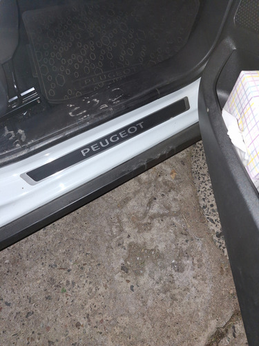 Peugeot 2008 1.6 Feline Tip