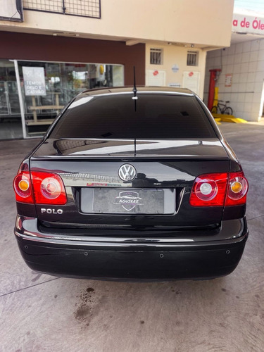 Imagem 5 de 9 de Volkswagen Polo Sedan 1.6 Preto 2011