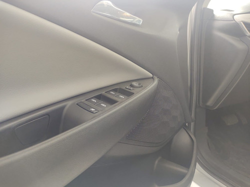 Imagen 10 de 16 de Chevrolet Onix 1.0t Premier Ii At